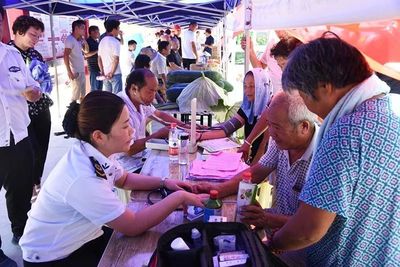 媒體看界首 | 農民日報 健康咨詢惠民生，筑牢鄉村振興健康基石