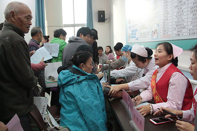 我院開展2017年“世界糖尿病日”義診講座志愿服務(wù)活動(dòng)，提供專業(yè)健康咨詢